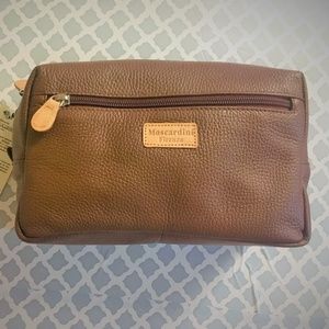 NWT Italian Leather Unisex Cosmetics Travel Bag